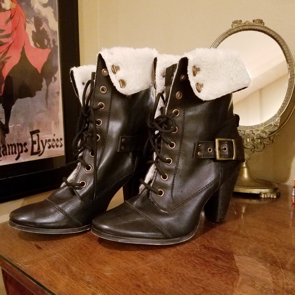 Sherpa Fleece Lined Leather Boots